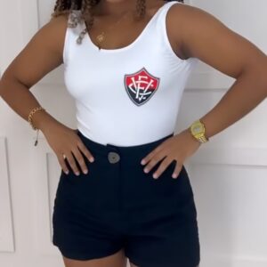 Camiseta regata do seu time.
