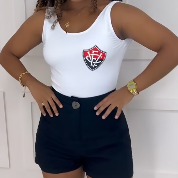 Camiseta regata do seu time.